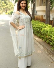 Nenjil Thunivirundhal Movie Heroine Mehreen Pirzada Photos
