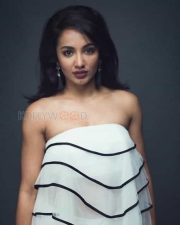 Pretty Tejaswi Madiwala Photos