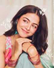 Rakt Brahmand The Bloody Kingdom Actress Wamiqa Gabbi in a Sleeveless Floral V Neck Blouse and Light Saree Photos 04