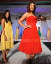 Richa Gangopadhyay Sexy In Red Pics