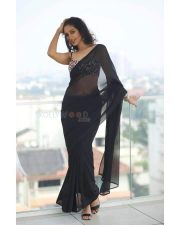 Riya Suman Seductive Black Saree Photos 05