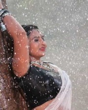 Samvrutha Sunil Hot Rain Photos