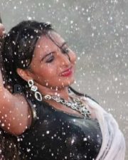 Samvrutha Sunil Hot Rain Photos