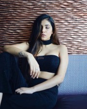 Sexy Model Radhika Seth Photos