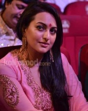 Sexy Sonakshi Photos