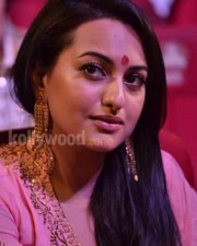 Sexy Sonakshi Photos