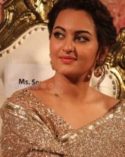 Sonakshi Sinha At Lingaa Audio Launch Pictures