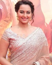 Sonakshi Sinha At Lingaa Audio Launch Pictures