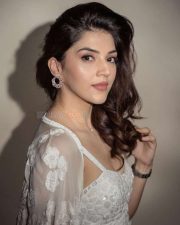 Spark Movie Heroine Mehreen Pirzada Sexy Photos 05