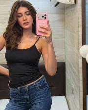 Stylish Actress Shanaya Kapoor in a Black Spaghetti Top And Jeans Photos 07 Stylish Actress Shanaya Kapoor in a Black Spaghetti Top And Jeans Photos 07