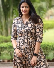 Telugu Actress Kalpika Ganesh Pictures At Sita On The Road Movie Trailer Launch