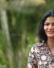 Telugu Actress Kalpika Ganesh Pictures At Sita On The Road Movie Trailer Launch
