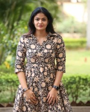 Telugu Actress Kalpika Ganesh Pictures At Sita On The Road Movie Trailer Launch