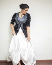 Telugu Anchor Sreemukhi New Photoshoot Pictures