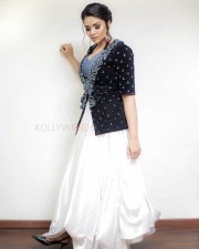 Telugu Anchor Sreemukhi New Photoshoot Pictures