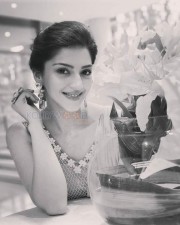 Telugu Film Actress Mehreen Pirzada Pictures