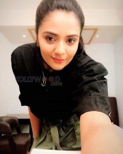 Tv Anchor Sreemukhi New Photos