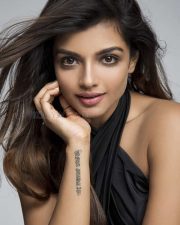 Actress Ashna Zaveri Sexy Photo Shoot Photos