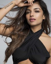 Actress Ashna Zaveri Sexy Photo Shoot Photos