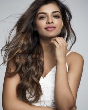 Actress Ashna Zaveri Sexy Photo Shoot Photos