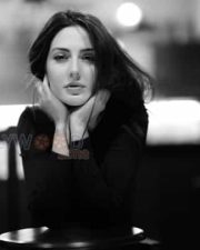 Actress Farrah Photos