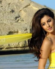 Actress Isha Talwar Sexy New Stills