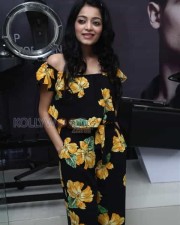 Actress Janani Iyer New Stills