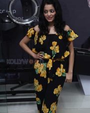 Actress Janani Iyer New Stills