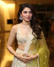 Actress Krithi Shetty at the Grand Pre Release Event of Vaa Vaathiyaar Photos 08