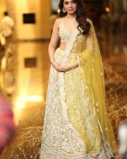 Actress Krithi Shetty at the Grand Pre Release Event of Vaa Vaathiyaar Photos 23