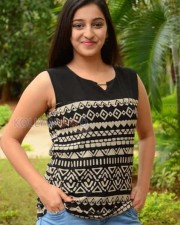 Actress Mouryani New Pictures