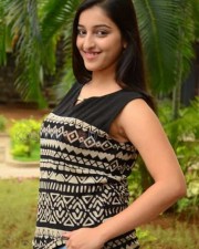 Actress Mouryani New Pictures