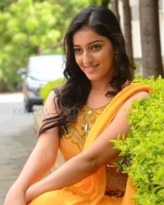 Actress Mouryani Photos