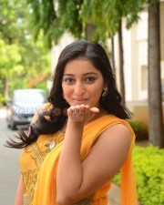 Actress Mouryani Photos