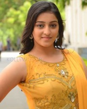 Actress Mouryani Photos