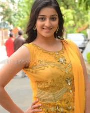 Actress Mouryani Photos