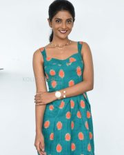 Actress Niveditha at Anya Tutorial Press Meet Pictures