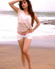 Actress Parul Gulati Sexy Pictures