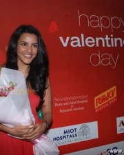 Actress Priya Anand Sexy Pictures