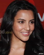 Actress Priya Anand Sexy Pictures