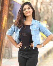 Actress Swathi At Bomma Adirindi Movie Press Meet Stills