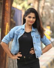 Actress Swathi At Bomma Adirindi Movie Press Meet Stills