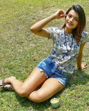 Ashna Zaveri Cute in Mini Shorts 01