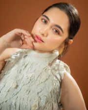 Beautiful Sanjeeda Shaikh in a Halter Neck Green Dress Pictures 01