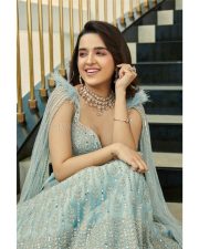 Beautiful Shirley Setia in an Ethnic Shahara Photos 02