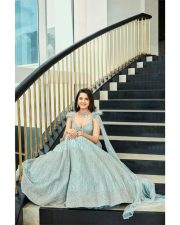 Beautiful Shirley Setia in an Ethnic Shahara Photos 04