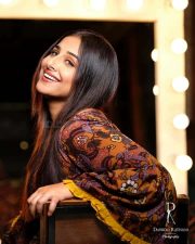 Buxom Beauty Vidya Balan Photos 05