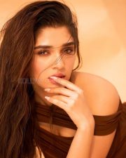 Charming Krithi Shetty in a Brown Off Shoulder Dress Photoshoot Pictures 05