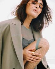 Classy and Sexy Shalini Pandey Pictures 02