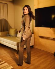 Daayra Actress Kareena Kapoor in a Vintage Olive Versace Pantsuit Photos 05 Daayra Actress Kareena Kapoor in a Vintage Olive Versace Pantsuit Photos 05